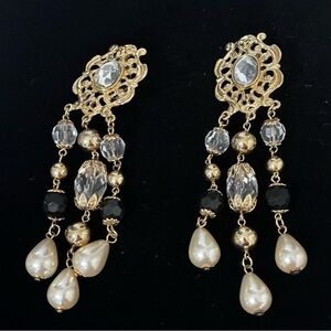 Vintage gold tone faux pearl rhinestone long chain cha style clip on